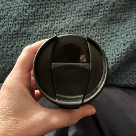 Red and white 2009 Starbucks Christmas travel mug - Picture 2 of 4